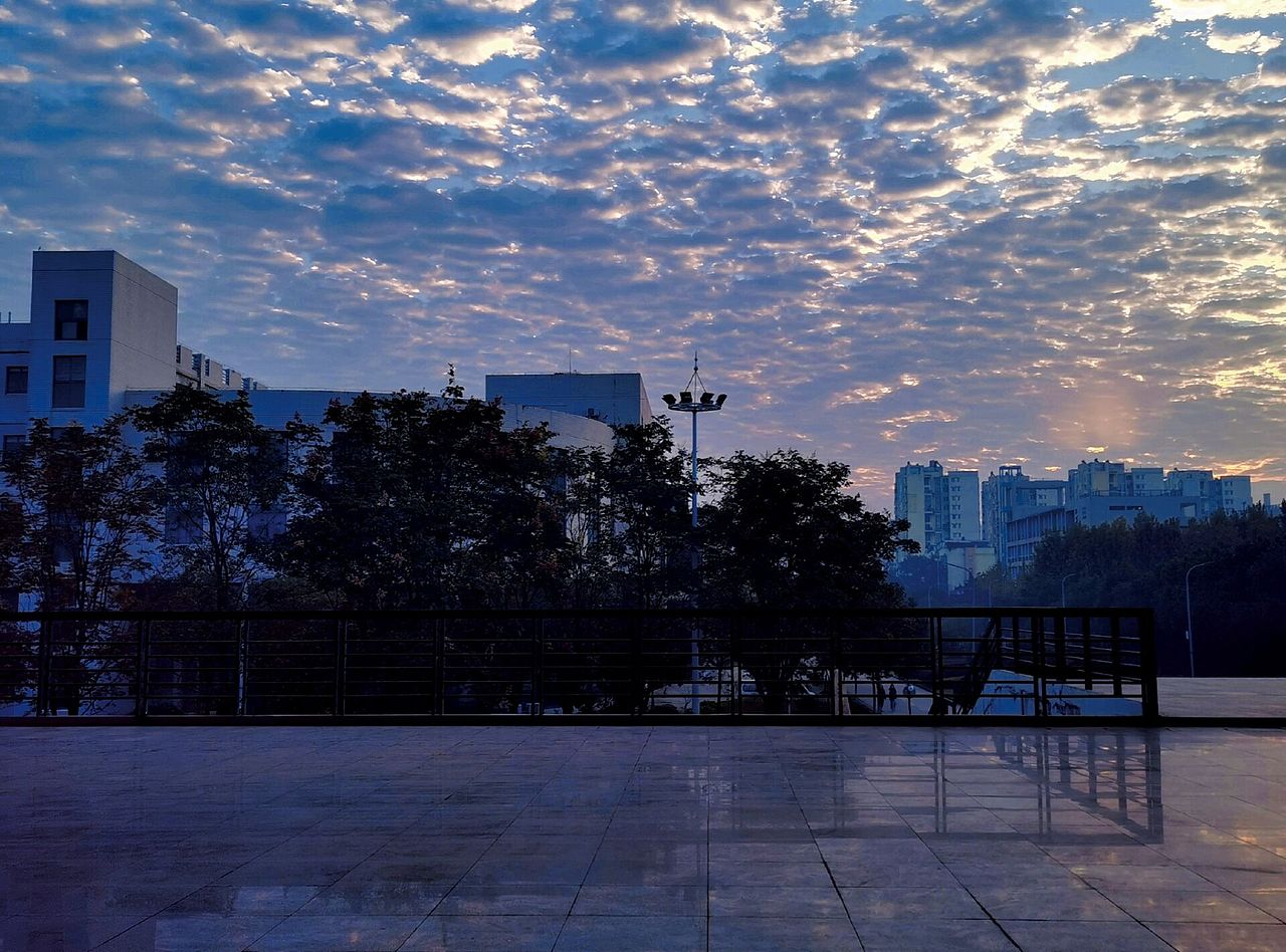 手机摄影丨图书馆-恒青湖-教室（图ZMzA0NTgyODI4） - 环境/建筑摄影 - 站酷设计师芙芙fufu原创素材 - 站酷ZCOOL