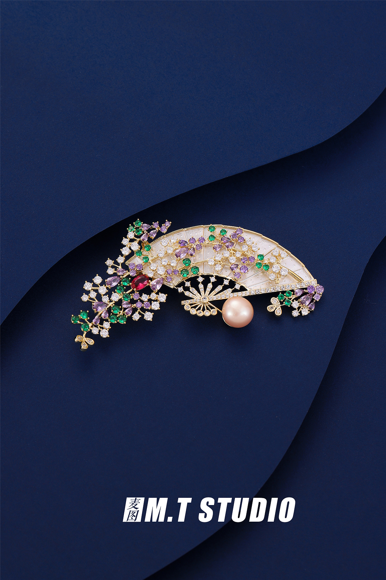 轻奢高级感胸针饰品首饰紫罗兰店铺首饰（图ZMzUyNTQ3NTE2） - 产品摄影 - 站酷设计师麦图商业摄影原创素材 - 站酷ZCOOL