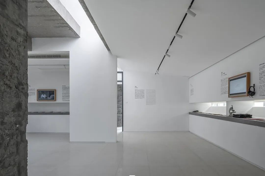 以少胜多 — 展厅展馆中那些四两拨千斤的极简设计(图ZMzU1ODY1MDgw) - 展陈设计 - 站酷设计师暖水社原创素材 - 站酷ZCOOL