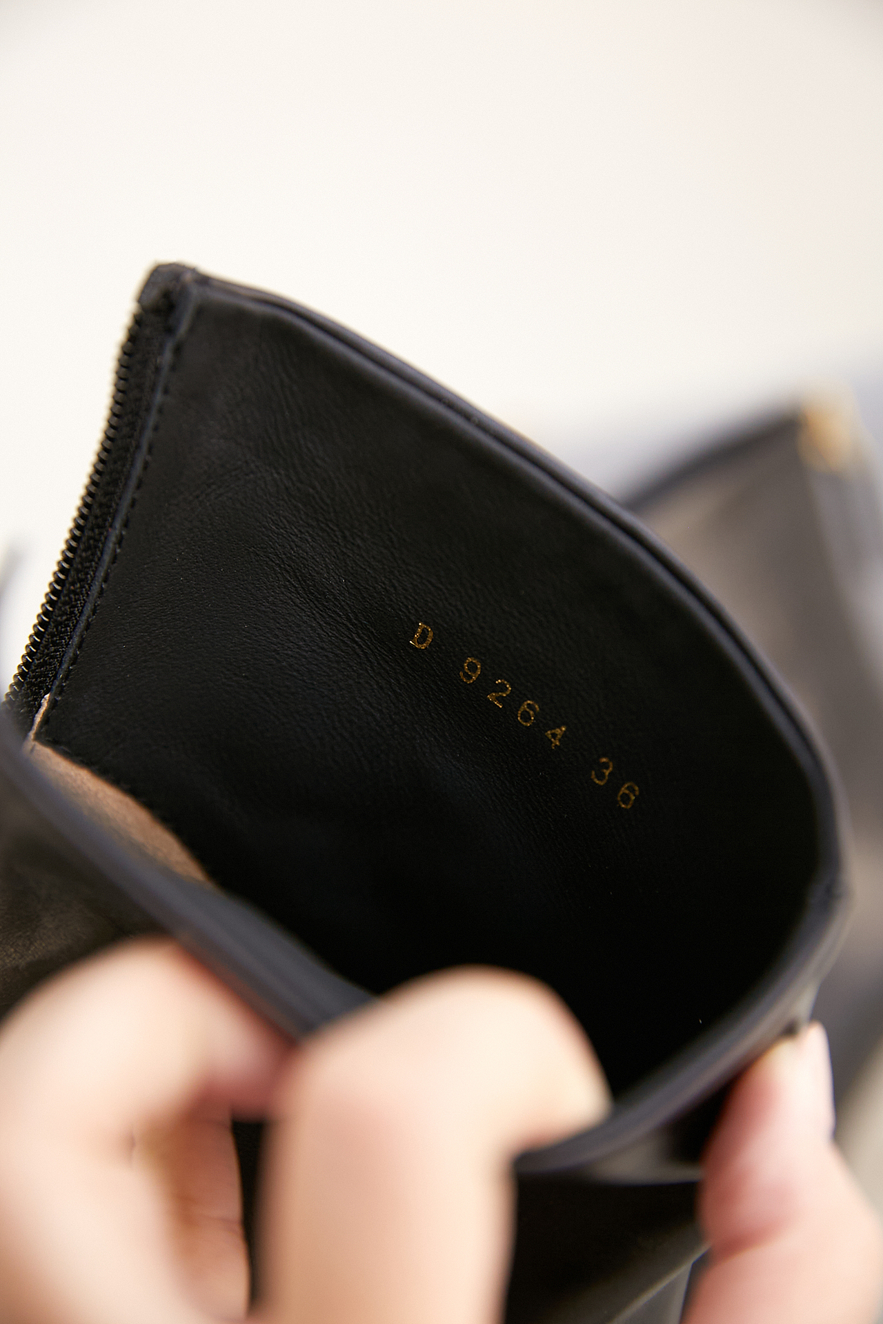 2色尖头短靴静物拍摄