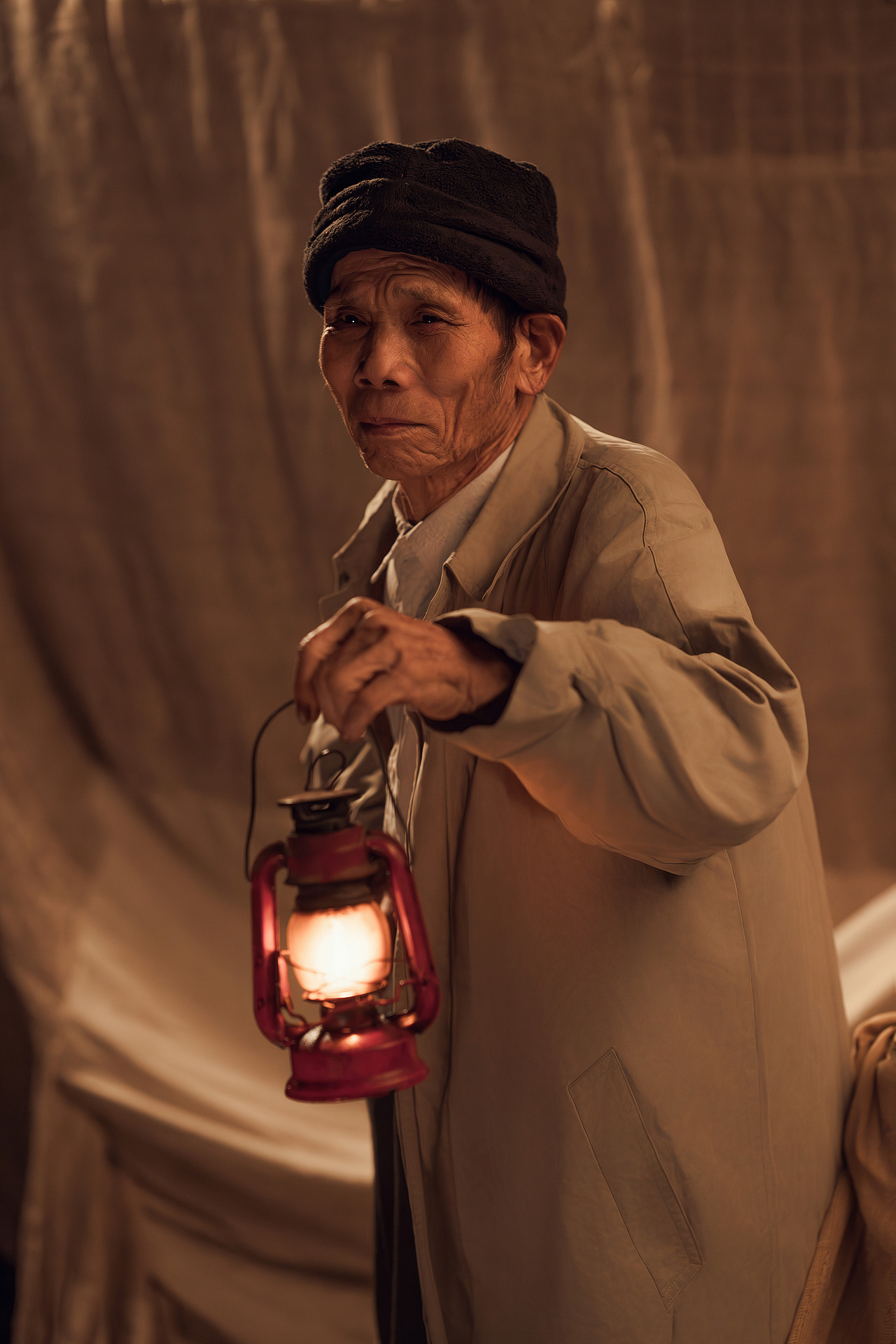 我們的父輩，無(wú)聲的吶喊（圖ZMzYxNzA5NDUy） - 人像攝影 - 站酷設(shè)計(jì)師夏萱荷香原創(chuàng)素材 - 站酷ZCOOL