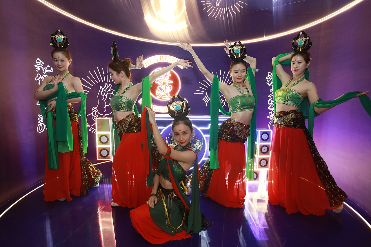 活动实录| 江北龙湖敦煌展（图ZMzAyNTgyODQw） - 其他摄影 - 站酷设计师南京奥格视通原创素材 - 站酷ZCOOL