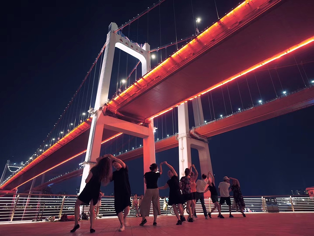 17mm超广角扫街pk超长焦扫街