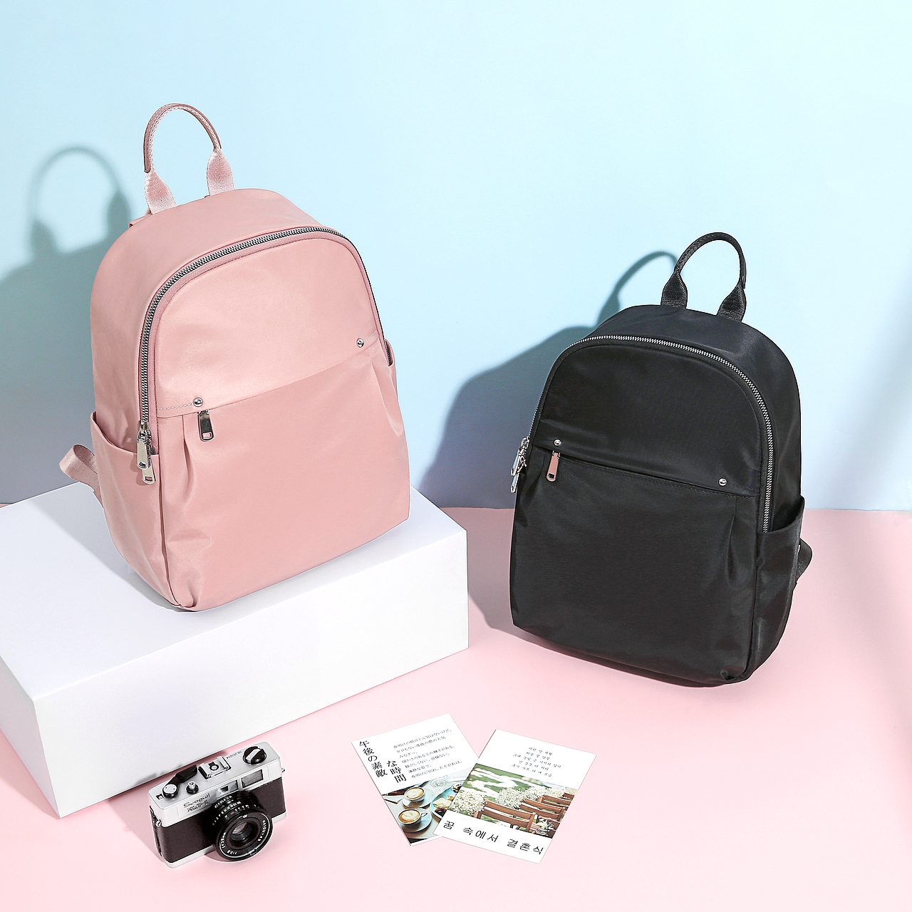 静物平铺创意拍摄-双肩包