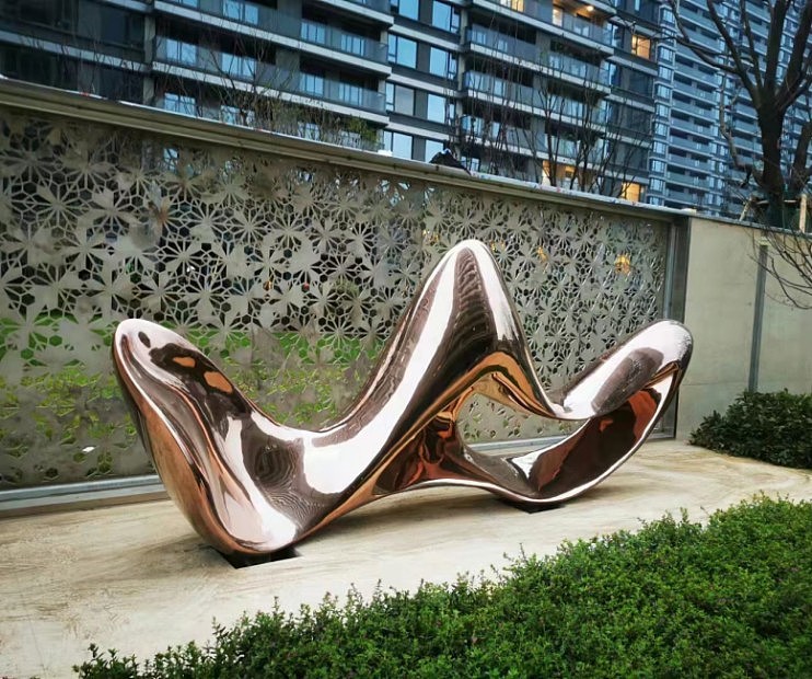 河南建筑入口 元宝电镀雕塑 聚宝盆抽象雕塑摆件