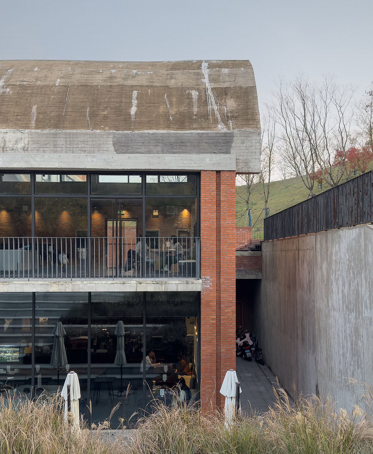 南京先锋汤山矿坑书店（图ZMzI0MTk3NDIw） - 环境/建筑摄影 - 站酷设计师梁文军原创素材 - 站酷ZCOOL