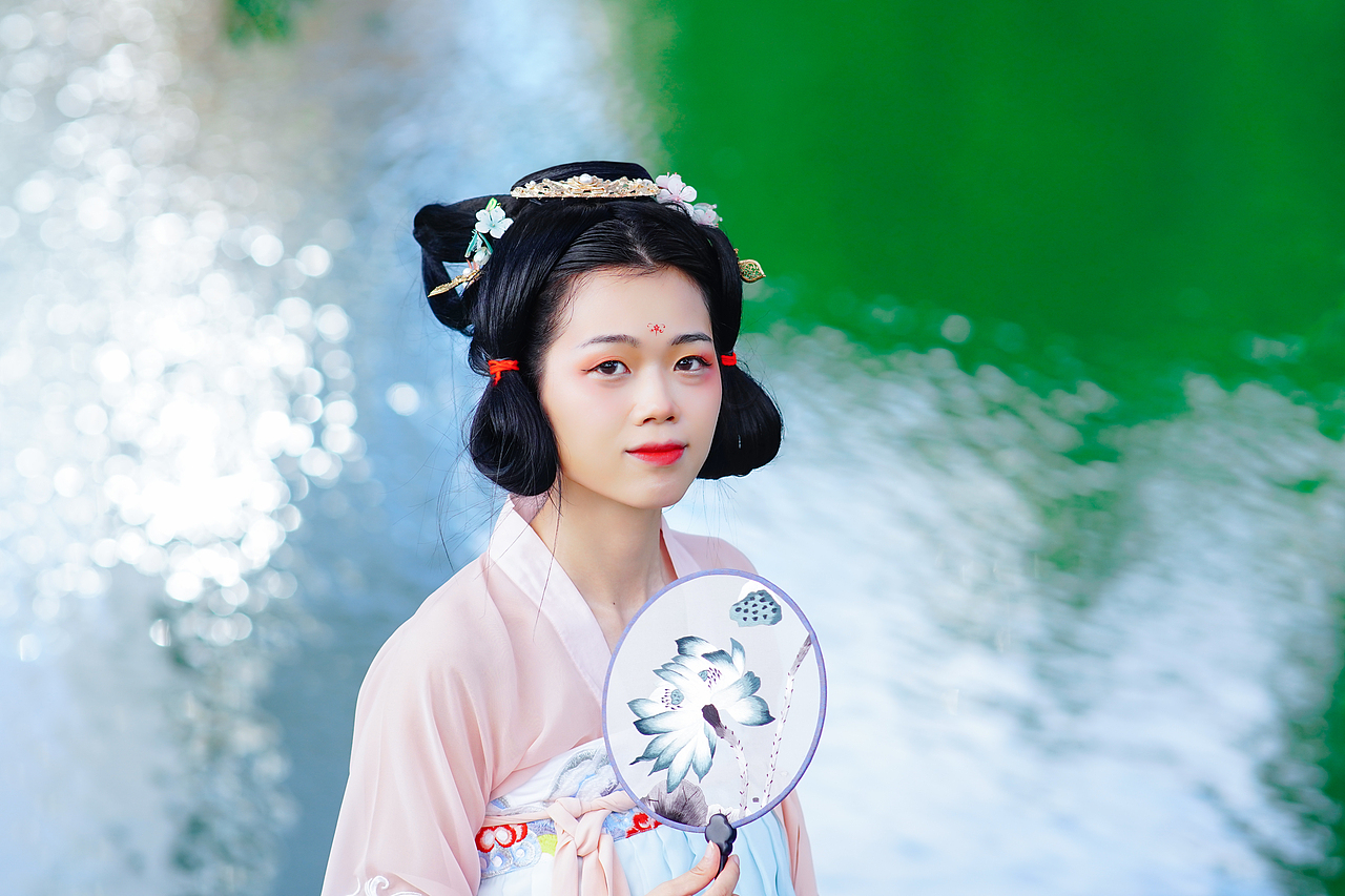 荷花期/古风人像（图ZMzEwNjg1NzI0） - 人像摄影 - 站酷设计师黑哥_DS原创素材 - 站酷ZCOOL