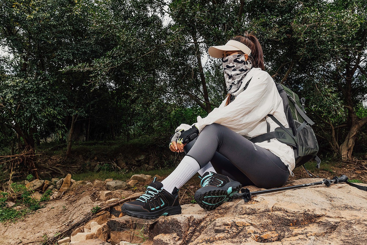 女登山鞋