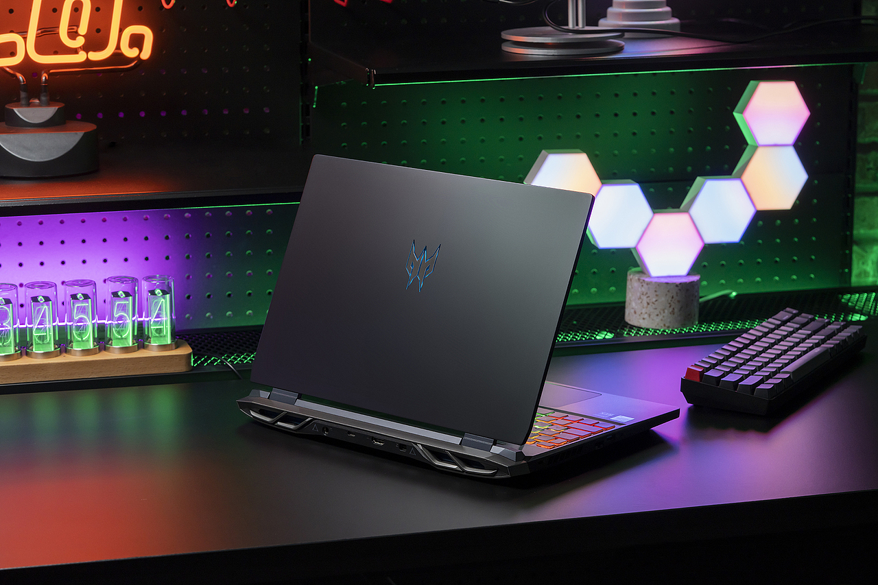 ACER游戏笔记本电脑拍摄