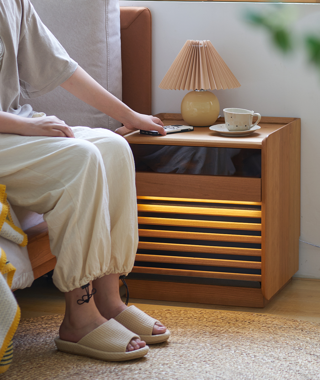 余音床头柜丨实木家具产品设计（图ZMzQzOTczMzQ4） - 生活用品 - 站酷设计师小康的锅原创素材 - 站酷ZCOOL