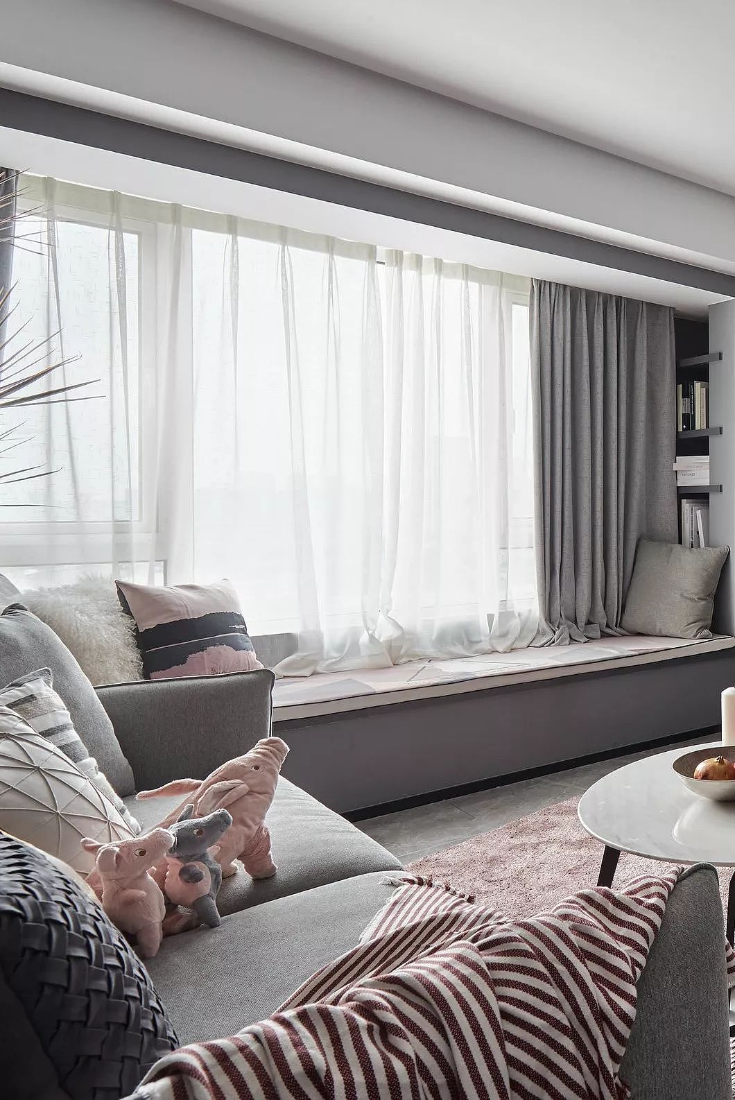 一套烟粉+高级灰,撩人轻熟风!