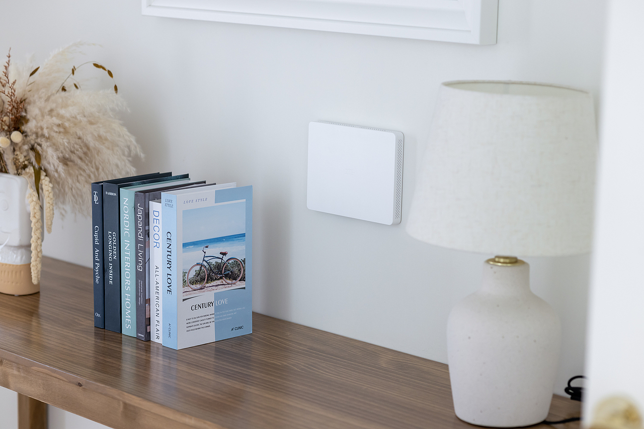 中兴晴天墙面路由器