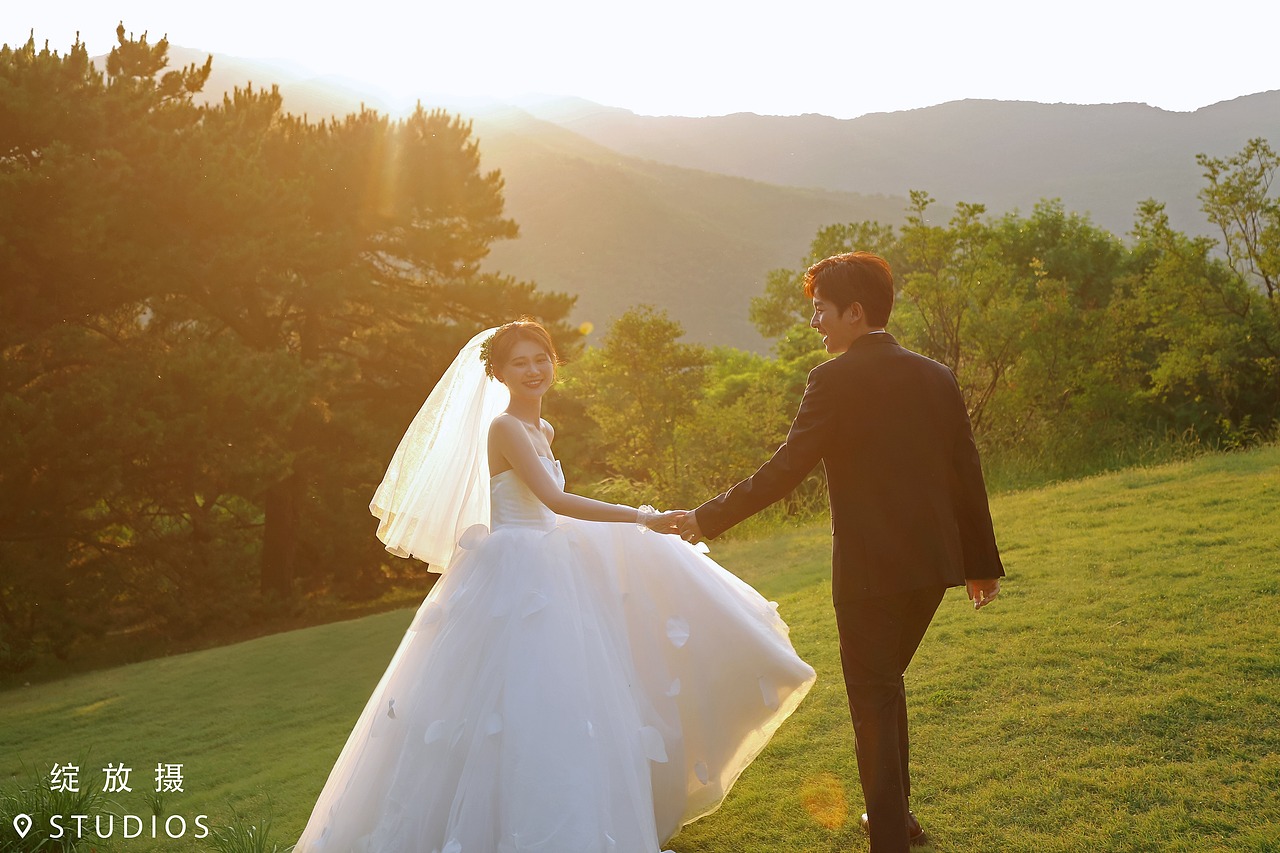 被说是甜到掉牙的草坪婚纱照 | 森系