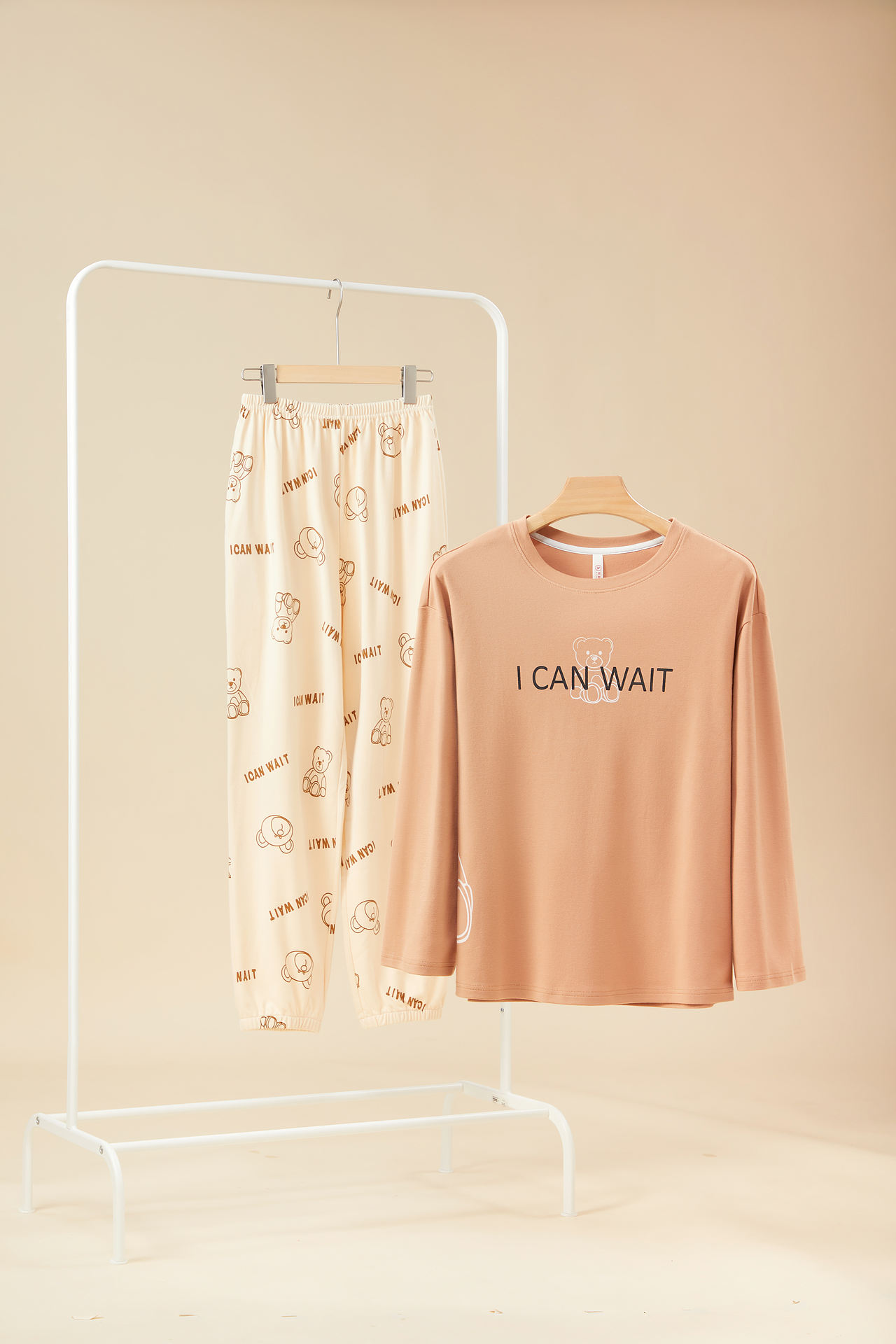 家居服 静物拍摄 秋衣秋裤 服装 纯色背景（图ZMzQ5MTM2NDc2） - 其他服装 - 站酷设计师康文斌原创素材 - 站酷ZCOOL