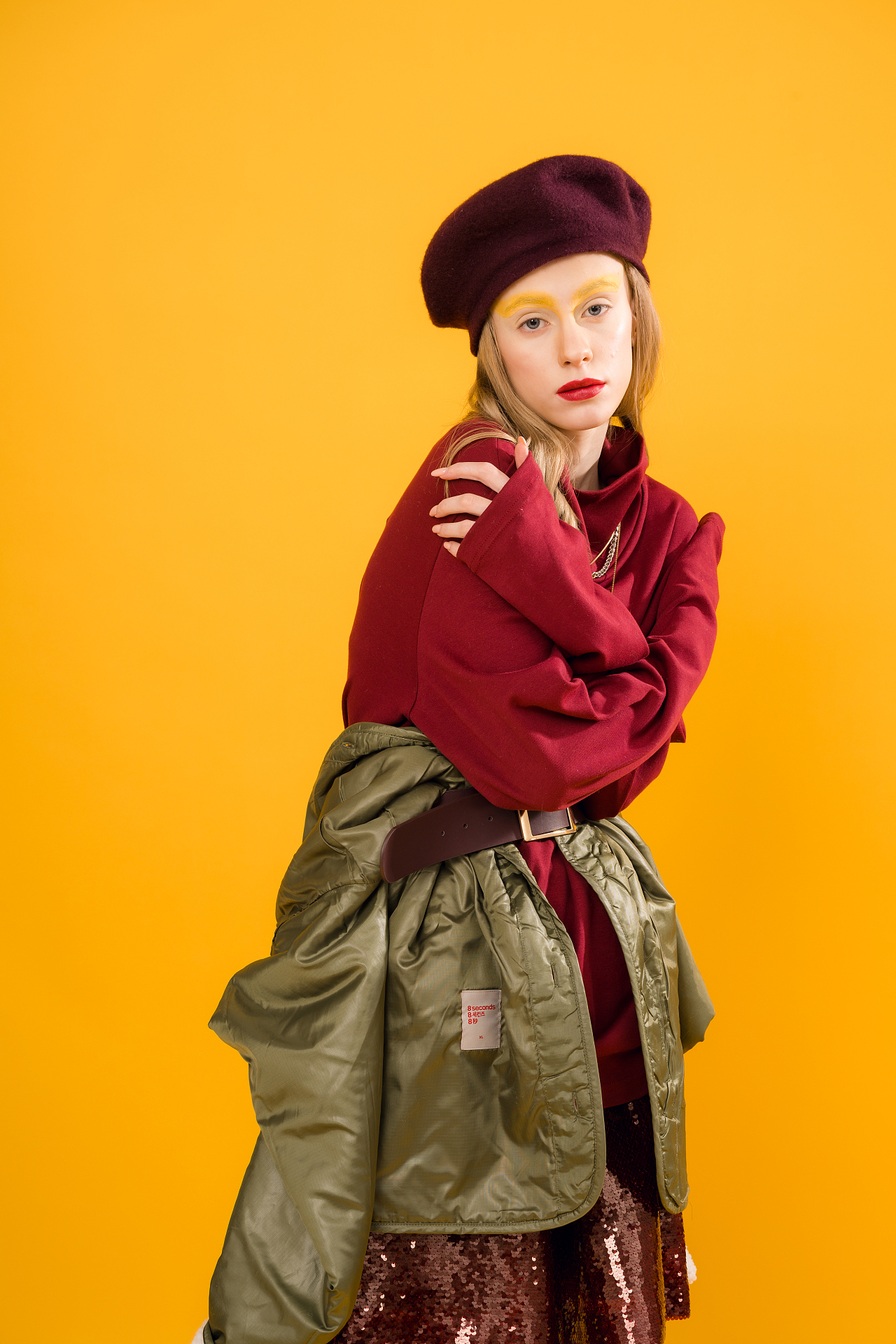 广州商业摄影高定成衣外模 金发碧眼短发小个子女模