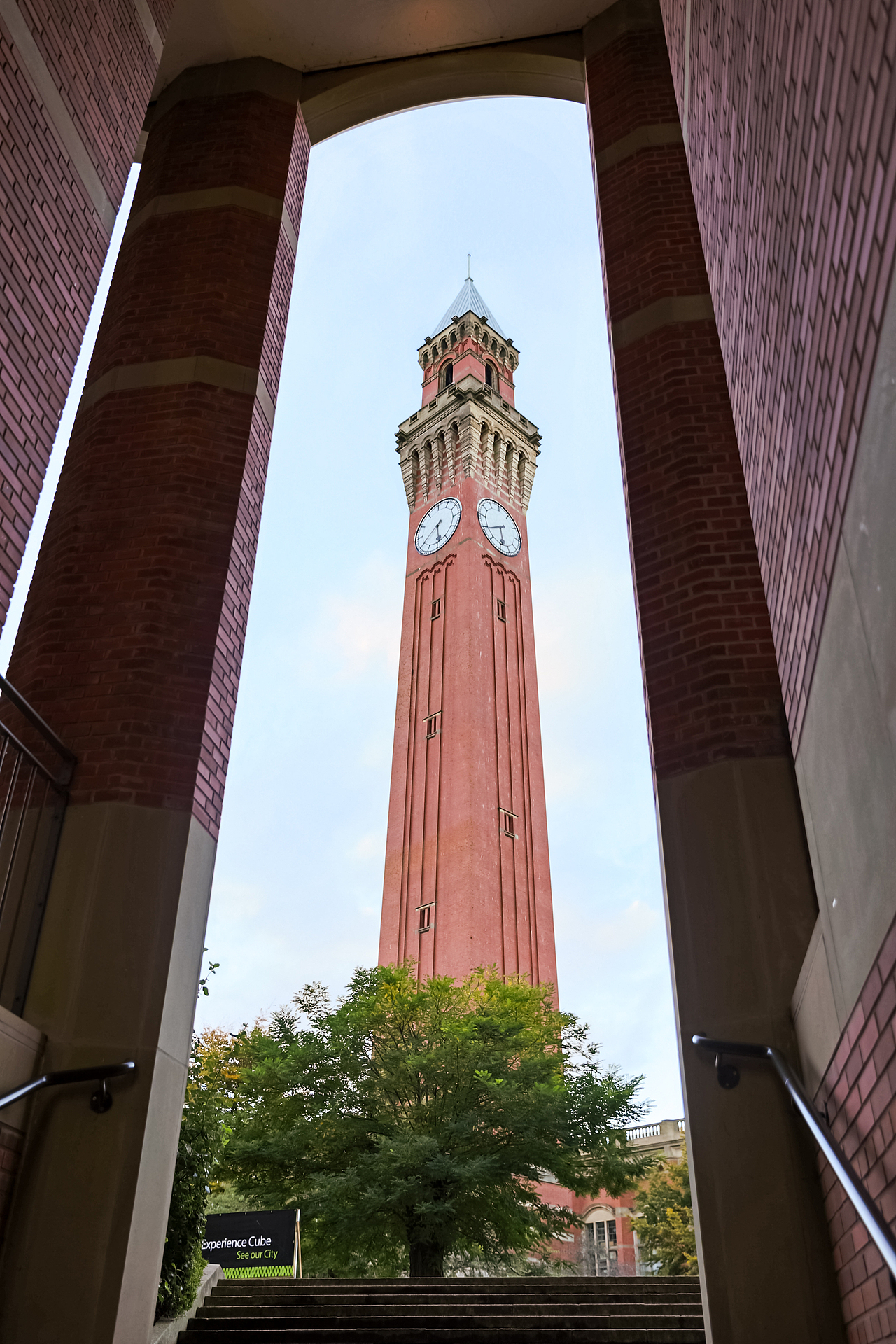 【栾波建筑摄影】英国伯明翰大学里的红砖建筑群_建筑摄影师栾波-站酷