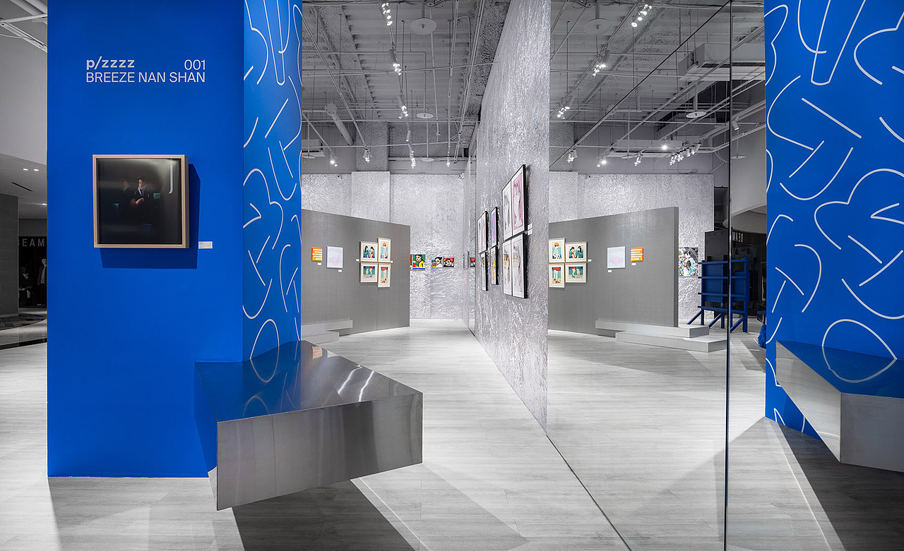 经由体量与材质间多变的解构与重组,在九位艺术新鋭的理念和群众之间,涌动出一次次被看见,被了解,被取悦的瞬间。
<br>