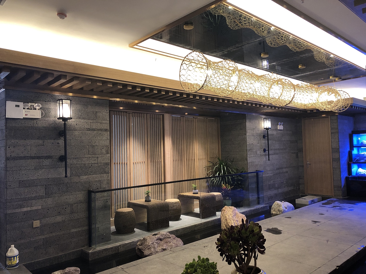 银川装修公司|银川玉景楼餐厅装修设计实景方案（图ZMzU3NjM1ODk2） - 商业空间设计 - 站酷设计师宁夏镹臻工装原创素材 - 站酷ZCOOL