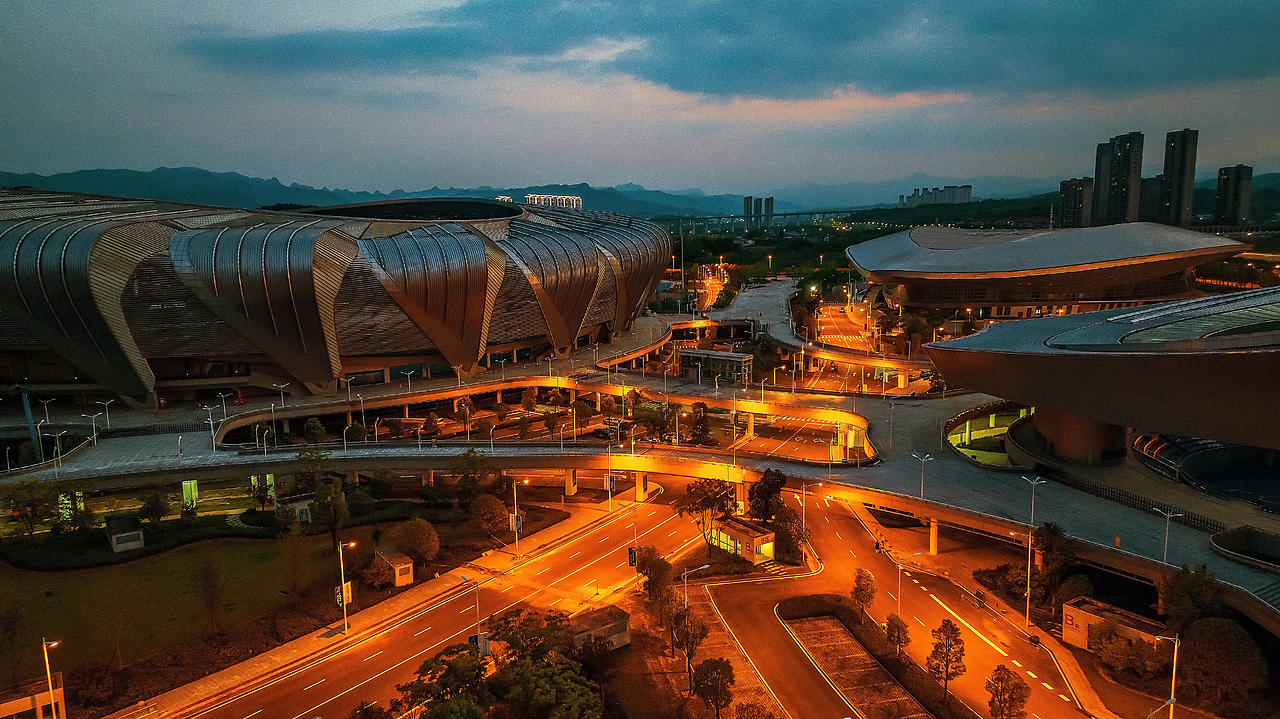 湖北宜昌奥林匹克运动中心昼夜航拍图片