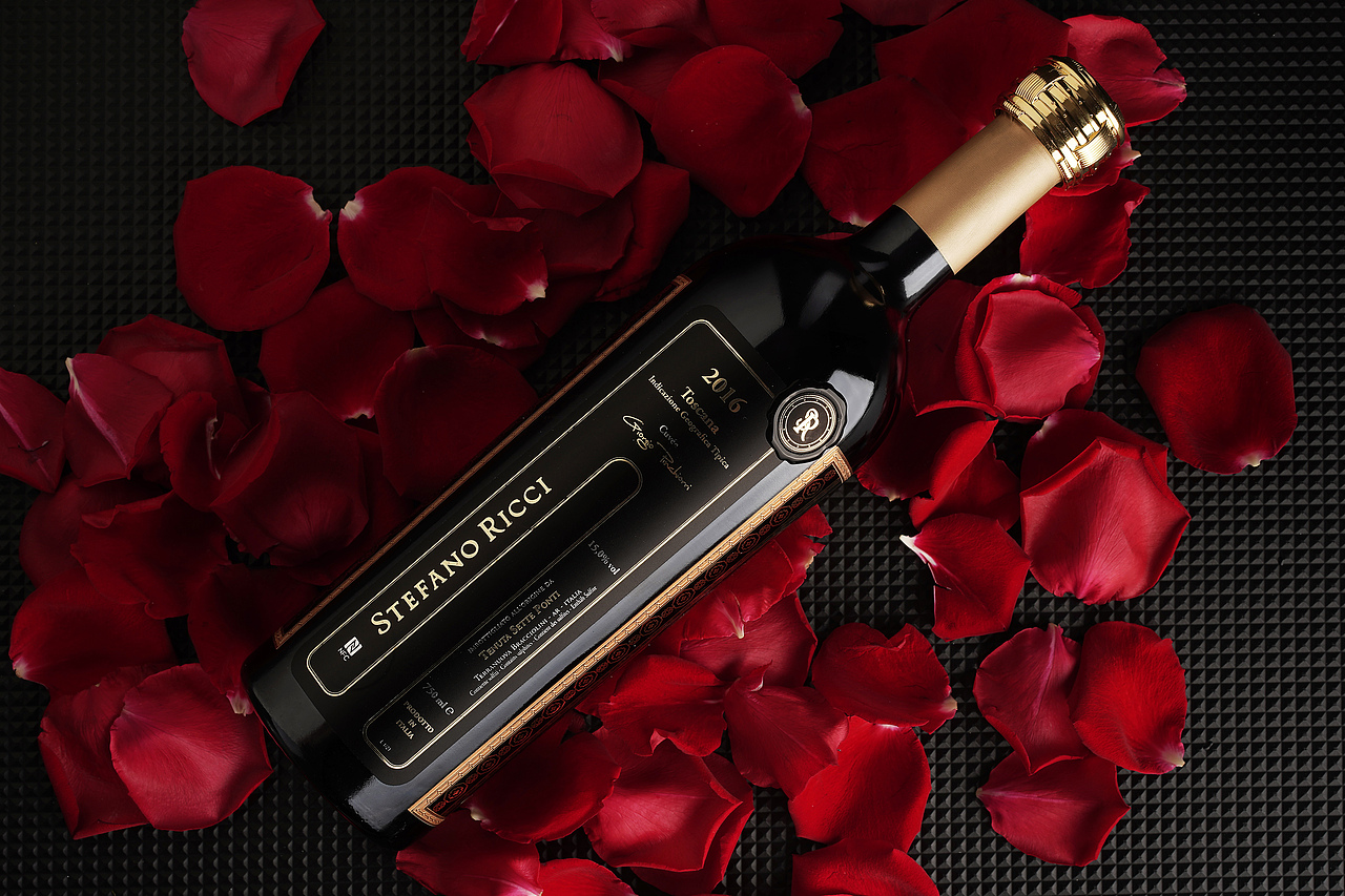 瓶子的多种拍法 - 2021-2022作品集（图ZMzEyNzIyMDYw） - 产品摄影 - 站酷设计师韋韋韋維斯原创素材 - 站酷ZCOOL