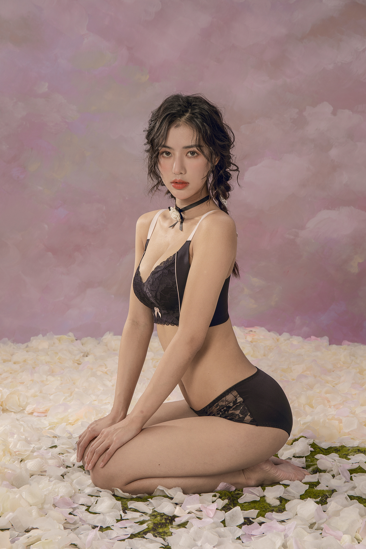 内衣拍摄 ▏花海▪游离（图ZMzAzMTg2NDQ0） - 产品摄影 - 站酷设计师巫狄龙原创素材 - 站酷ZCOOL