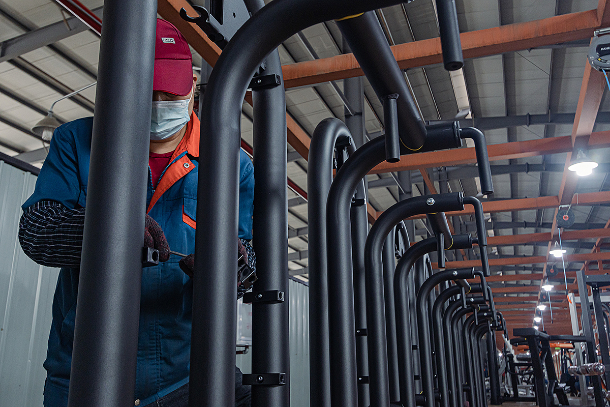 外貿(mào)行業(yè)-企業(yè)工廠人物環(huán)境宣傳片拍攝花絮（圖ZMzQ0MzU2OTcy） - 人文/紀(jì)實攝影 - 站酷設(shè)計師鄭州靜物美食攝影原創(chuàng)素材 - 站酷ZCOOL