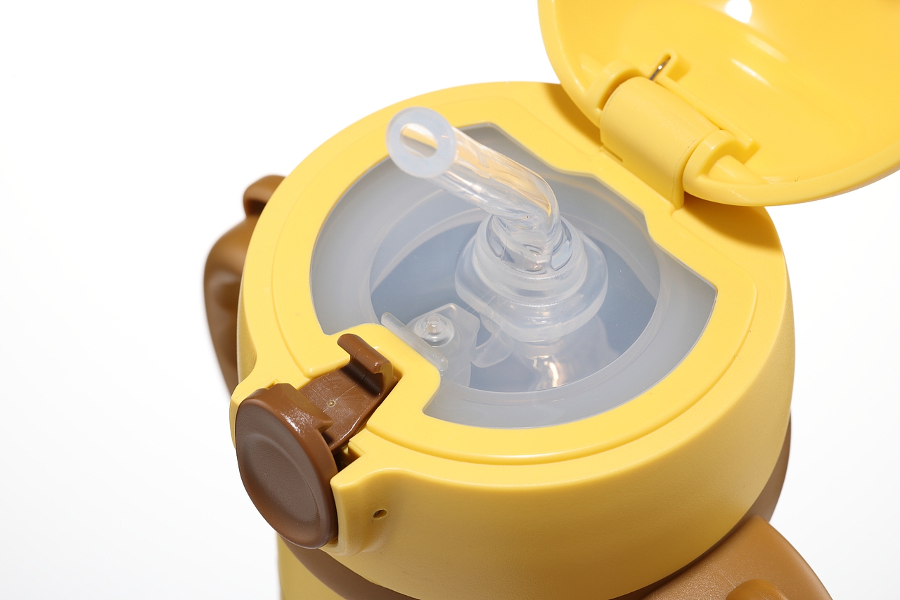 曙曦儿童保温杯白底拍摄（图ZMzQ5Nzg3MTc2） - 产品摄影 - 站酷设计师上海摄影师大雄原创素材 - 站酷ZCOOL