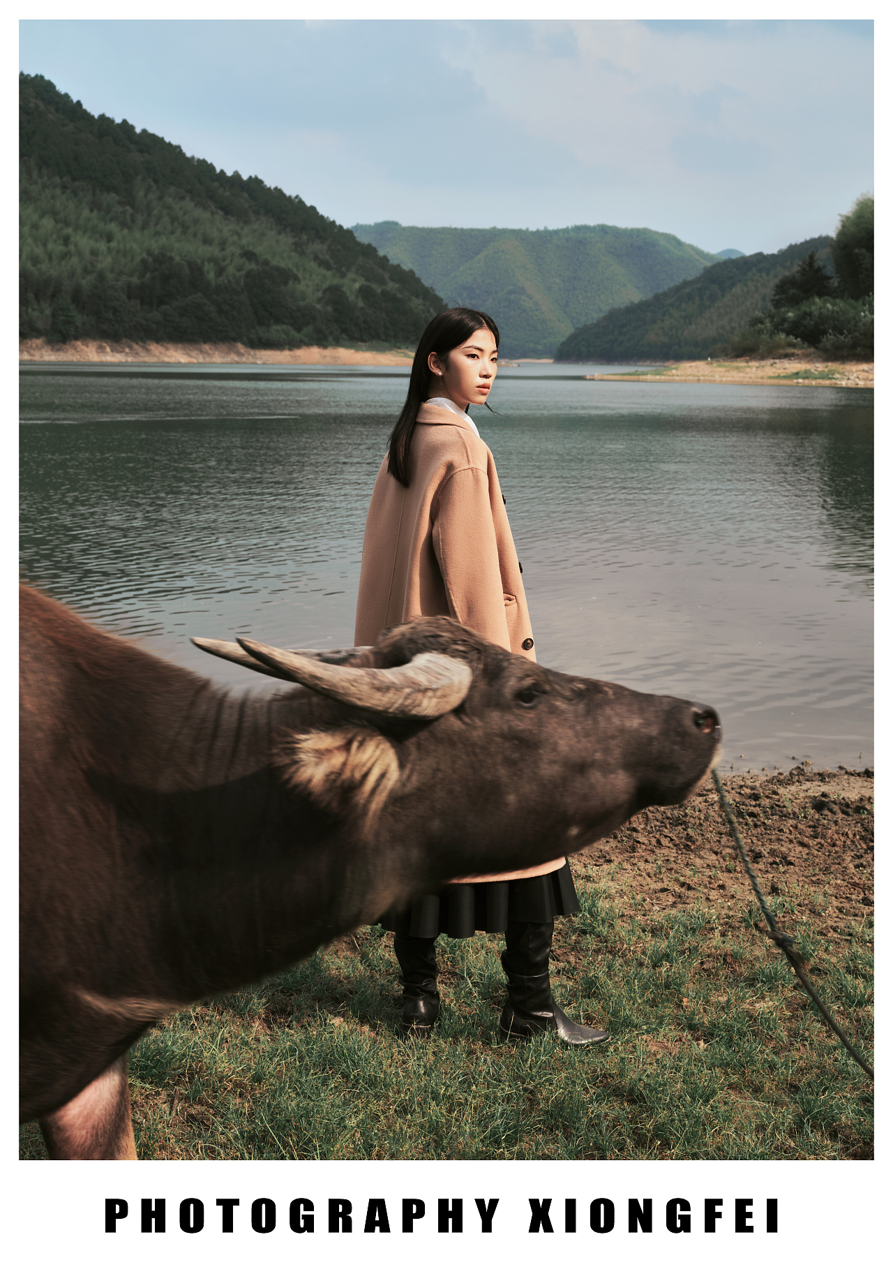 秋冬大衣拍摄 ｜ 外景拍摄（图ZMzE5MDUyNDg0） - 时尚/艺术摄影 - 站酷设计师摄影师雄飞原创素材 - 站酷ZCOOL