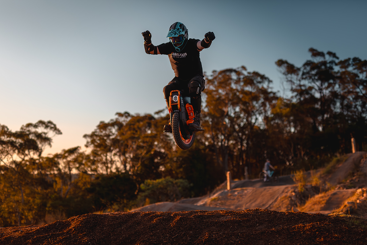 INMOTION Challenger Unicycle