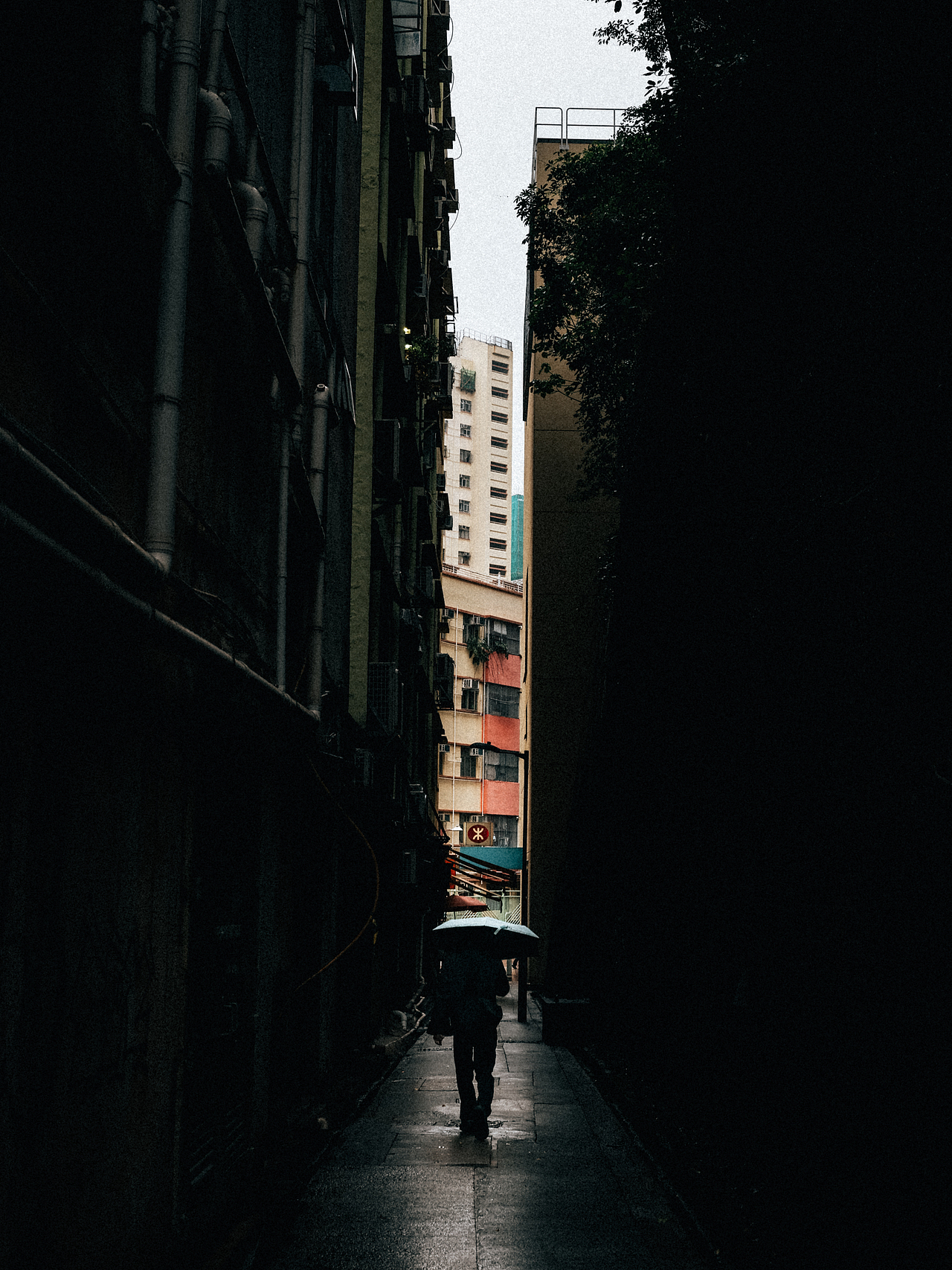 雨后感受超广角下的香港街市