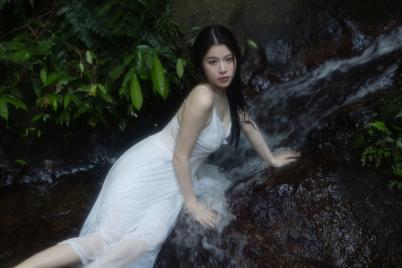 沉默的青苔（图ZMzE3OTA5MzI0） - 人像摄影 - 站酷设计师摄手座DA原创素材 - 站酷ZCOOL