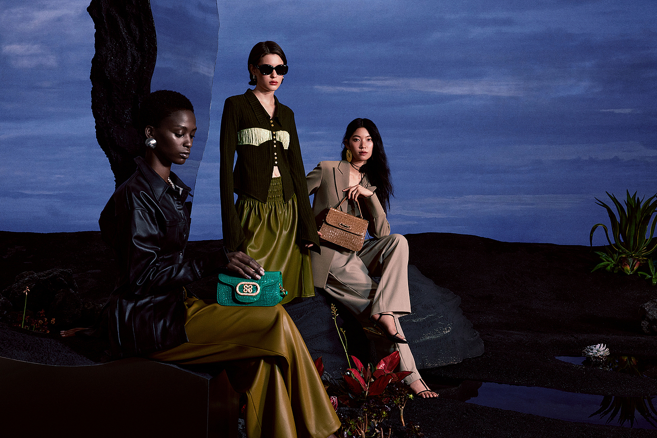 SATCHI 2023 CAMPAIGN（图ZMzU4NjQxNTY4） - 人像摄影 - 站酷设计师黑白君工作室原创素材 - 站酷ZCOOL