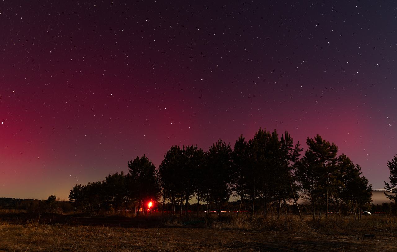 在漠河北极村看北极光
