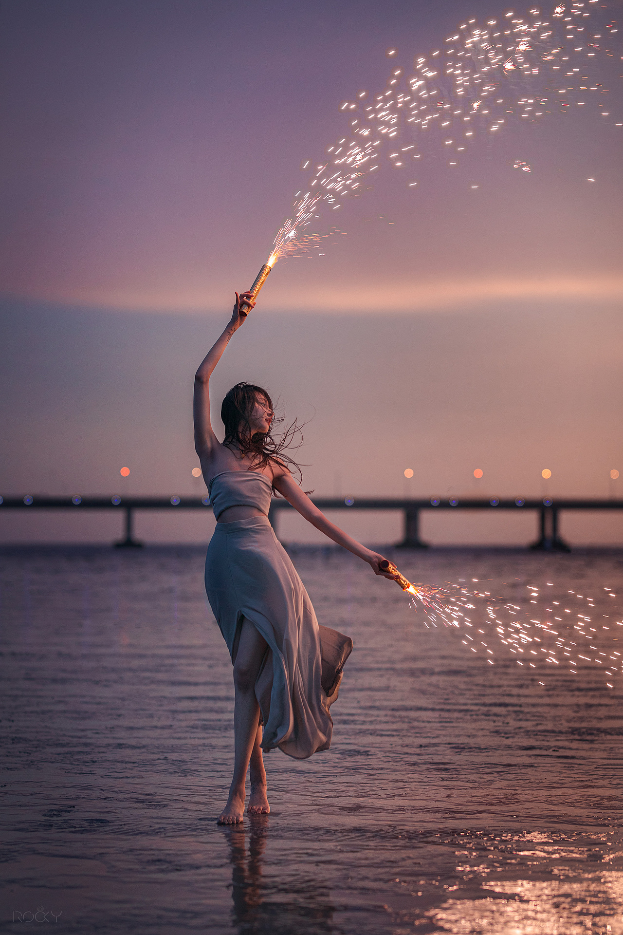 仲夏夜の烟火（图ZMzA3NDk2MjU2） - 人像摄影 - 站酷设计师微胖凹凸曼原创素材 - 站酷ZCOOL