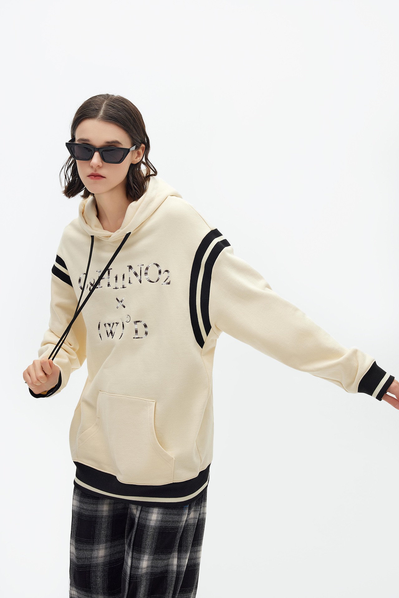 DEMMOV&W2D | 潮牌~创意电商(平面及视频)