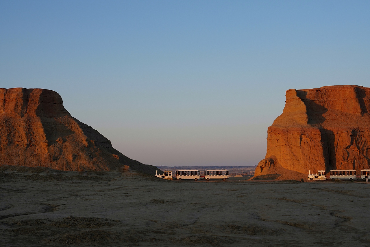 克拉瑪依（圖ZMzUyODE2NzYw） - 風(fēng)光攝影 - 站酷設(shè)計師貓弗海姆原創(chuàng)素材 - 站酷ZCOOL