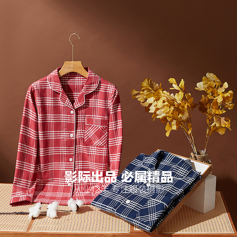 情侣格纹睡衣 复古风格拍摄 意境拍摄