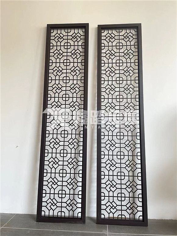 “中式局”古铜色不锈钢镂空屏风入户玄关装修图