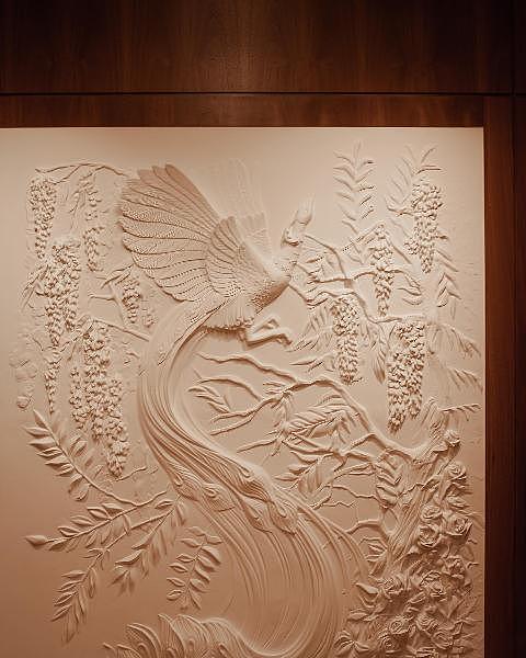 完成初步雕刻,对细节部分进行调整和完善