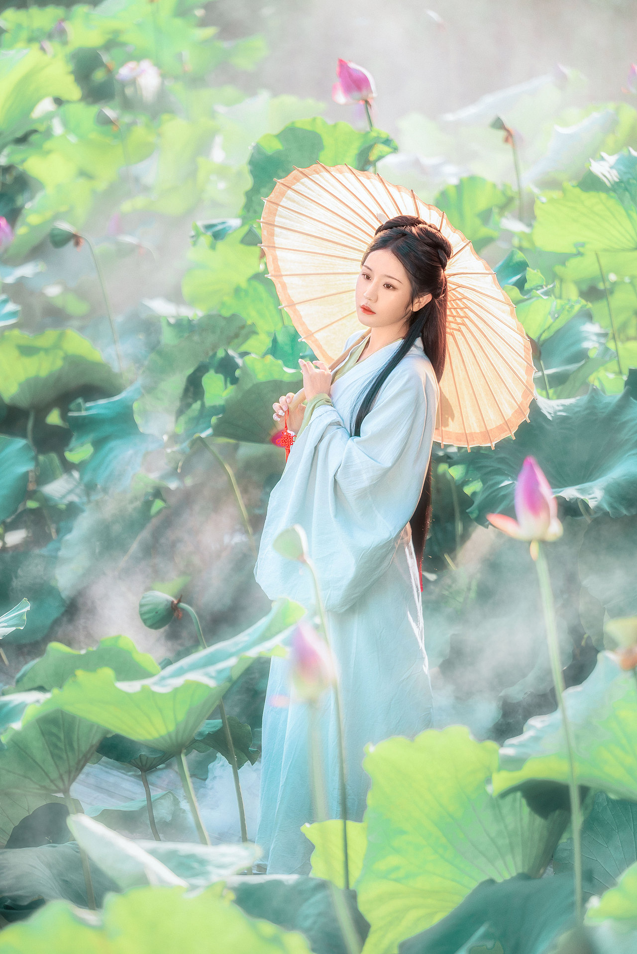 误入藕花深处（图ZMzE1MTM4MjAw） - 人像摄影 - 站酷设计师糊涂仙人LEO原创素材 - 站酷ZCOOL