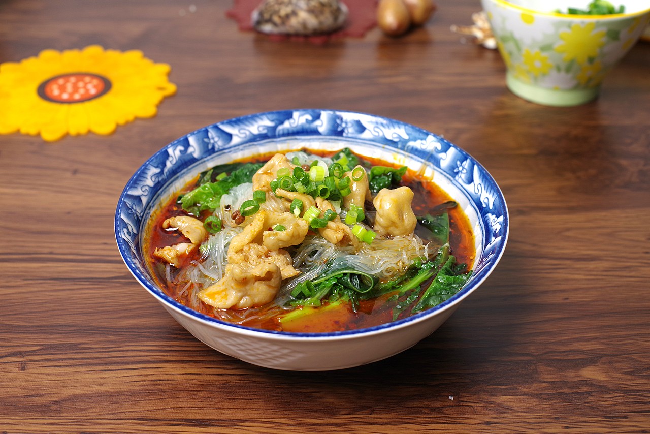 赶云南大集,看稀奇,食爆浆肥肠