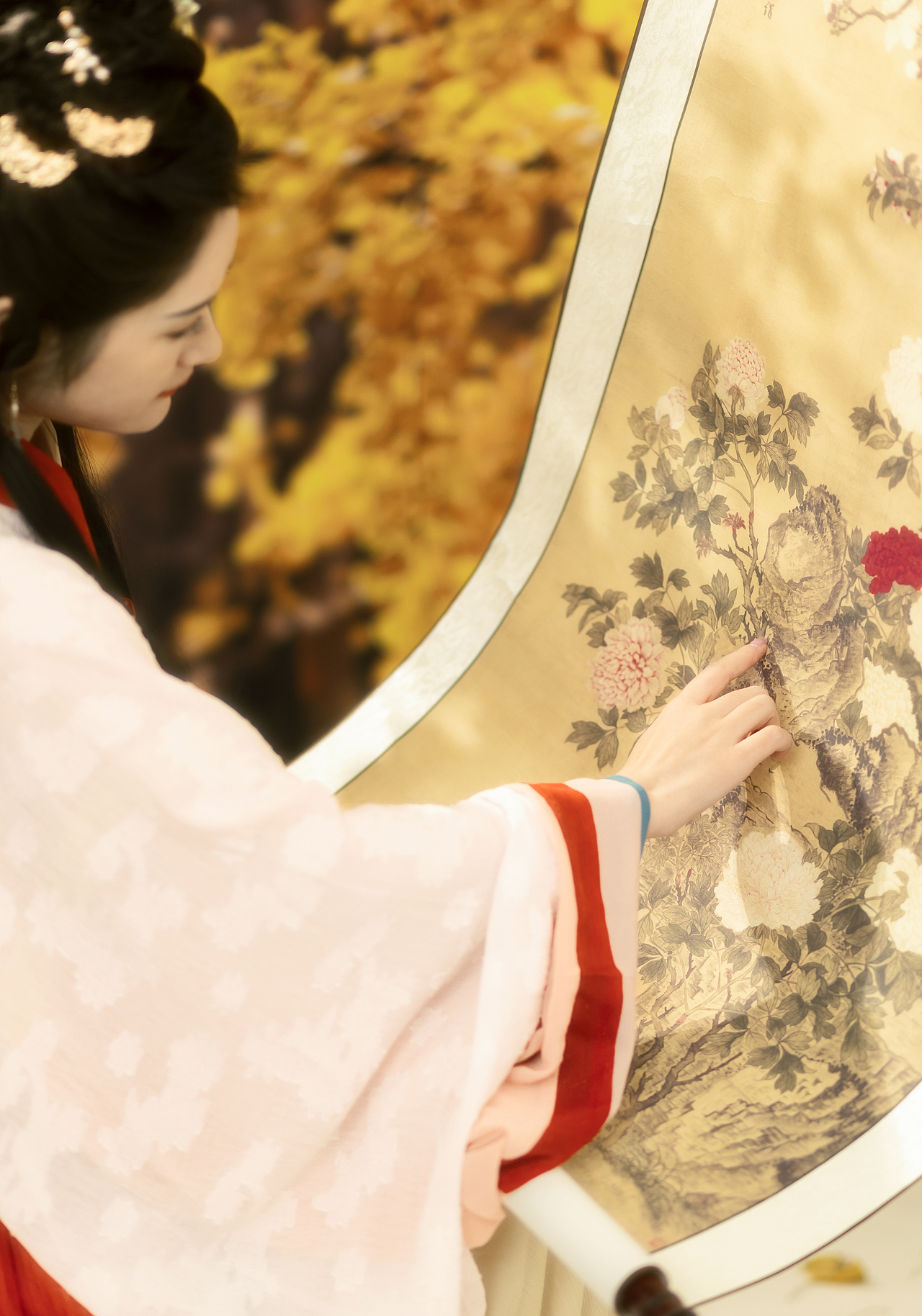 秋天的银杏（图ZMzU2OTUxNDI4） - 人像摄影 - 站酷设计师枫叶剑桥原创素材 - 站酷ZCOOL