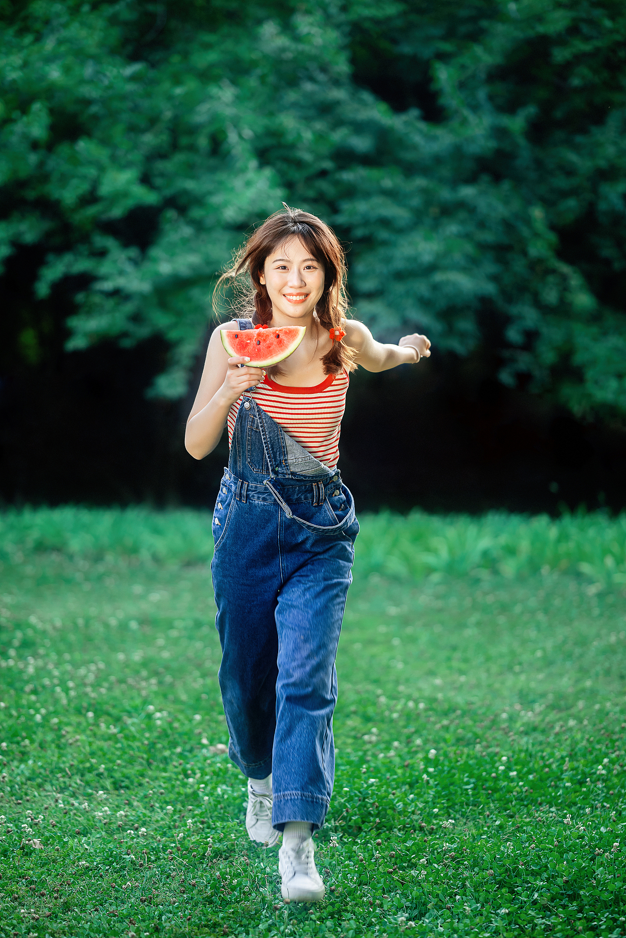 西瓜少女怎么拍❓夏日氛围感 |拍照姿势策划