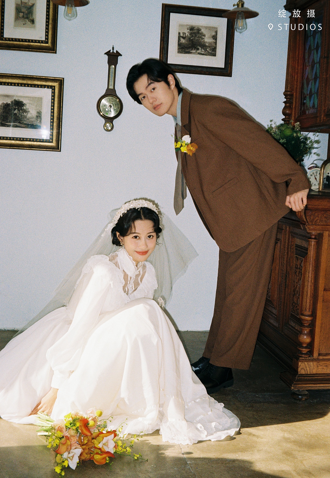 邂逅法式复古中的慵懒随意之美（图ZMzU3NTgwOTI0） - 婚礼摄影 - 站酷设计师绽放摄胶片摄影原创素材 - 站酷ZCOOL