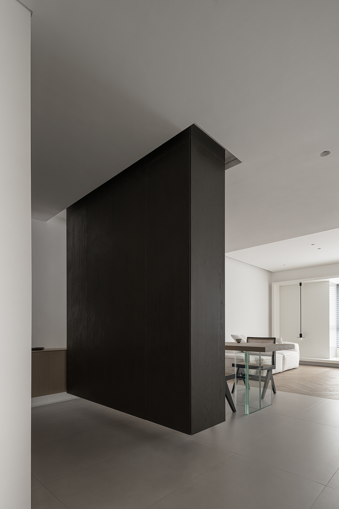 自然极简风,以光调节空间情绪,探索无我的自由境界