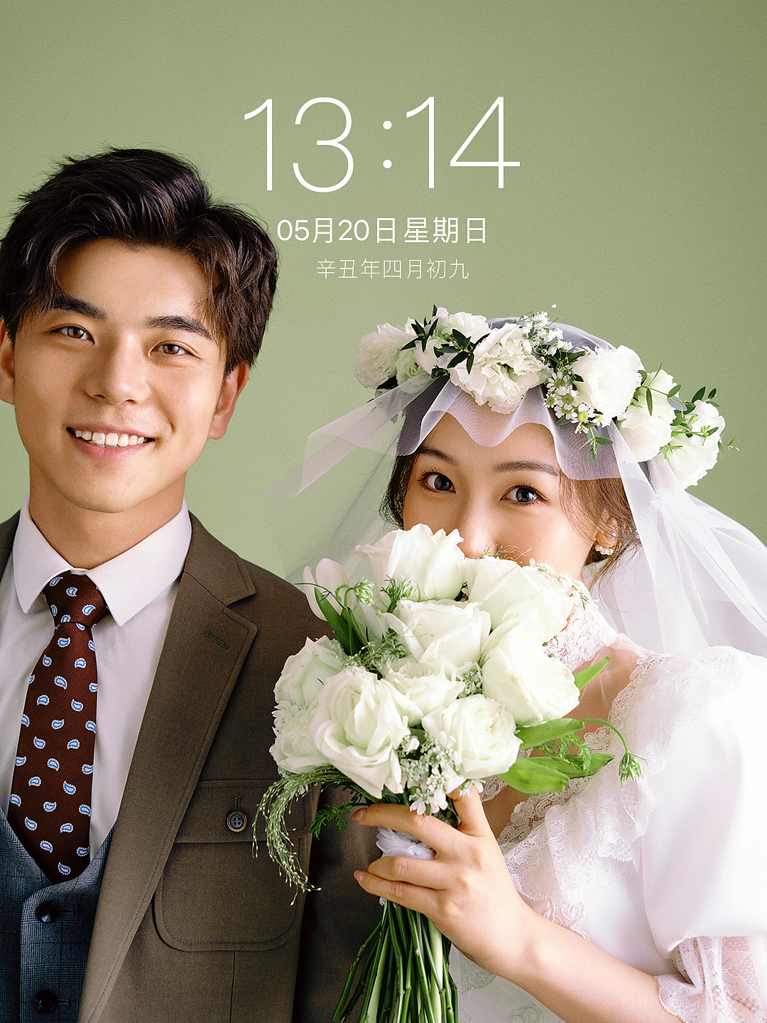 室内婚纱照做成了手机屏保，真的好好看～