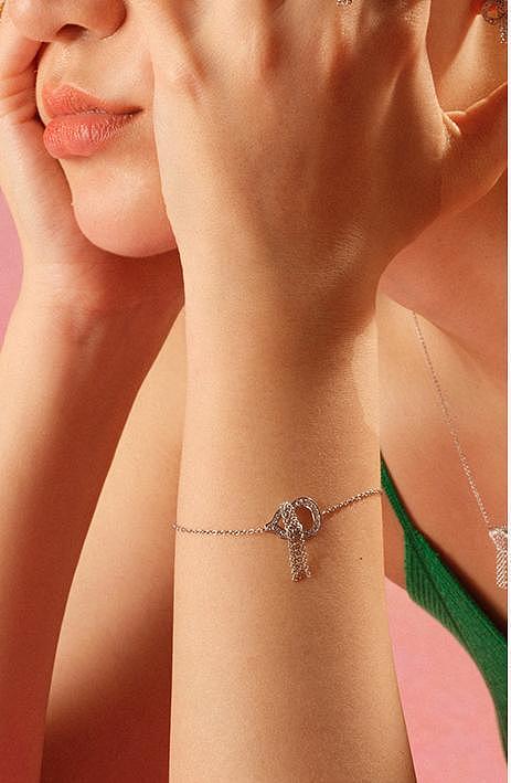 首饰商业拍摄 | GUAVA瑰华（图ZMzA0MTc3NjAw） - 时尚/艺术摄影 - 站酷设计师Lya模特经纪原创素材 - 站酷ZCOOL