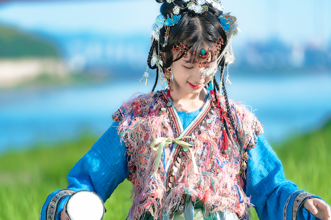 苗疆少女（图ZMjk5MzkyNTY4） - 人像摄影 - 站酷设计师冰糖葫芦薄荷心原创素材 - 站酷ZCOOL