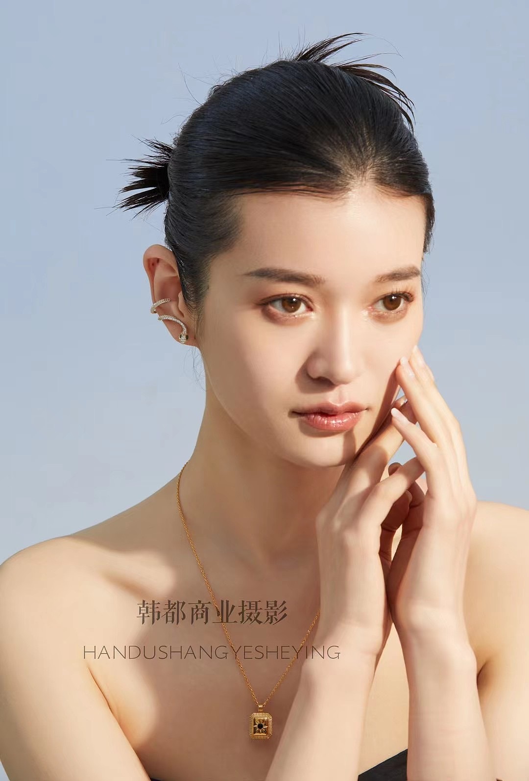 韩都商业摄影---模特耳环拍摄效果图（图ZMzIyNDQxNzQ0） - 产品摄影 - 站酷设计师韩都商业摄影原创素材 - 站酷ZCOOL