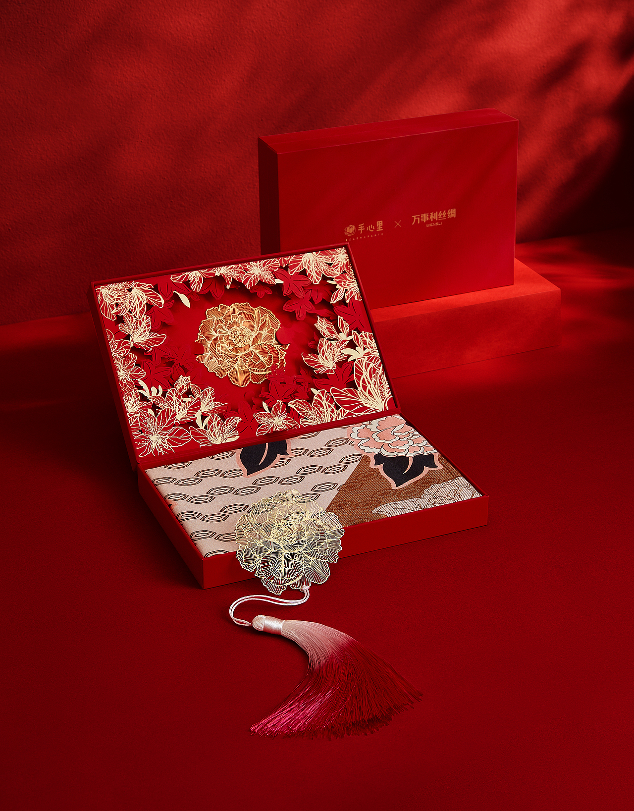 “花想容”絲巾禮盒（圖ZMzE0Mzg4NzY0） - 生活用品 - 站酷設(shè)計(jì)師手心里品牌原創(chuàng)素材 - 站酷ZCOOL